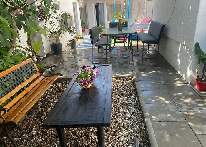 Baby Friendly 3-bedrooms House By The Sea *