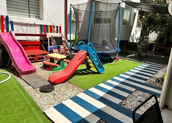 בית נופש Baby Friendly 3-bedrooms House By The Sea קונסטנצה