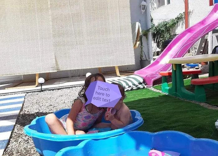 Baby Friendly 3-bedrooms House By The Sea בית נופש